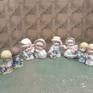 Vintage 8pc set Homco figurines.